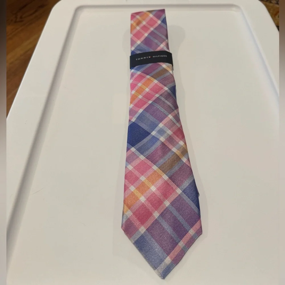 NWT Tommy Hilfiger Pastel Large Print Plaid Tie Easter Spring Summer‎ Silk Blend
